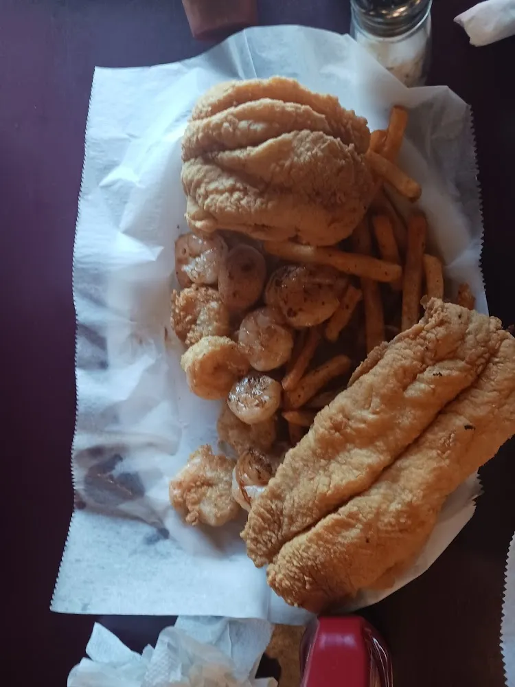 Deluxe Seafood Plate